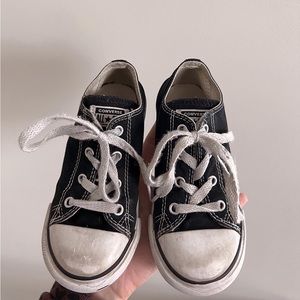 Low-top Converse // Kids Size 10